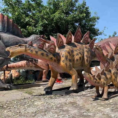 Wasserdichte lebensgroße Dinosaurier-Statuen im Freien für Trampolinpark