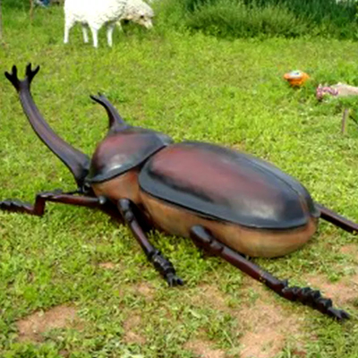 kaufen Sonnenfeste animatronische Insekten-Skulptur, angepasst mit Bewegungs-/Sound-Anpassung online manufacture