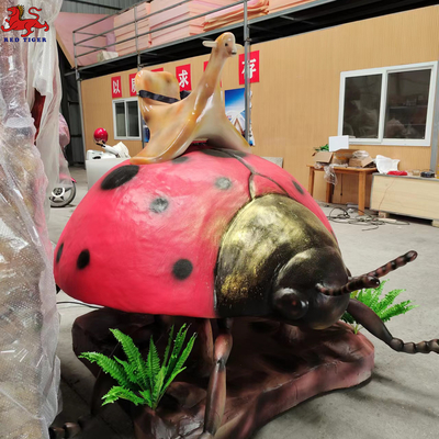 Animatronische Insekten mit Farbe und Klang